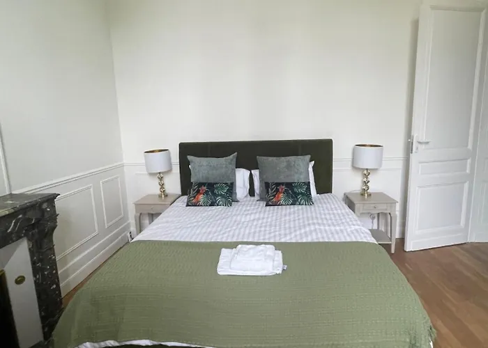 Bed & Breakfast Chateau De Respide